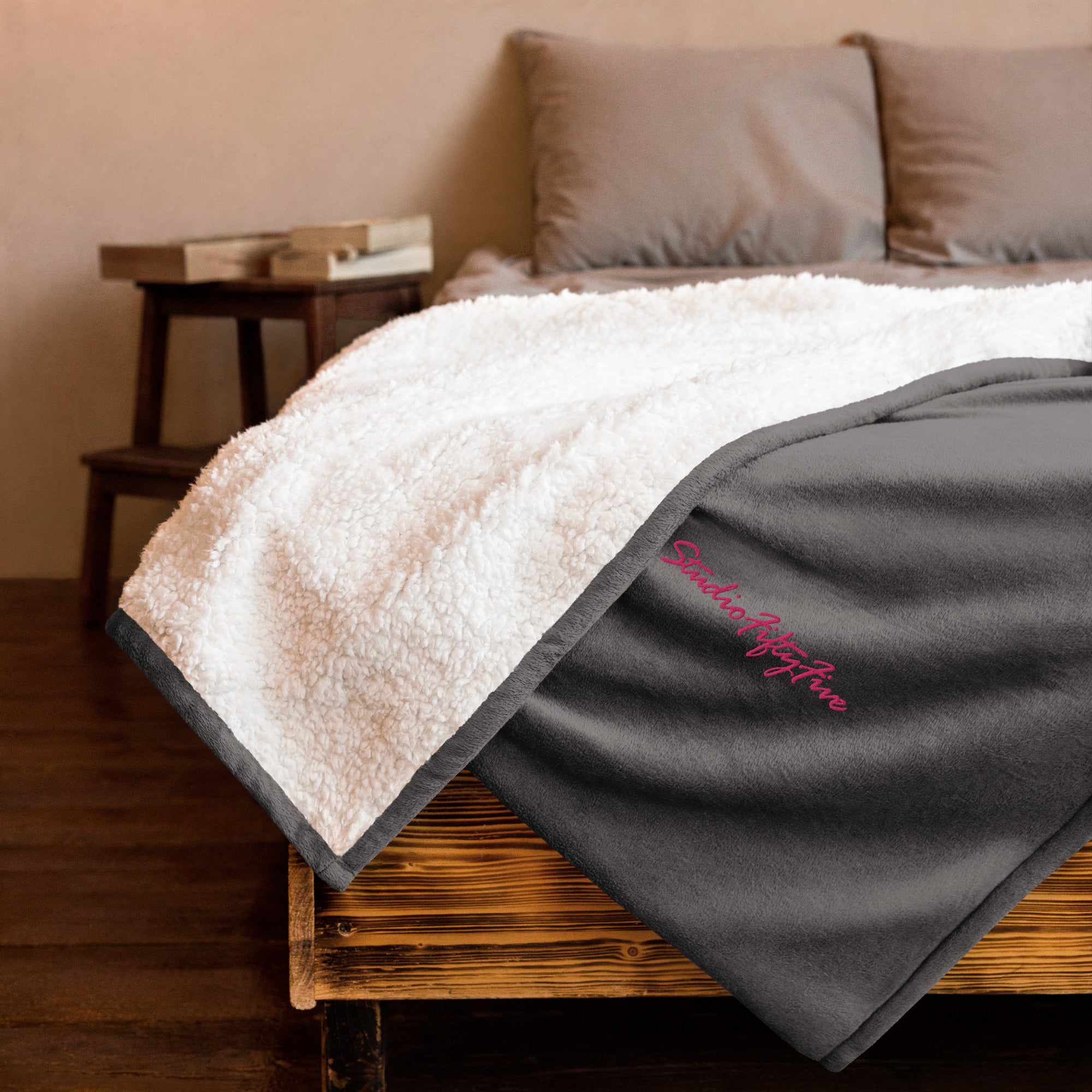 Studio55 Premium sherpa blanket